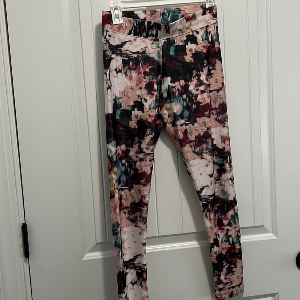 AMERICAN EAGLE LEGGINGS 🔅 super cute pattern 🔅